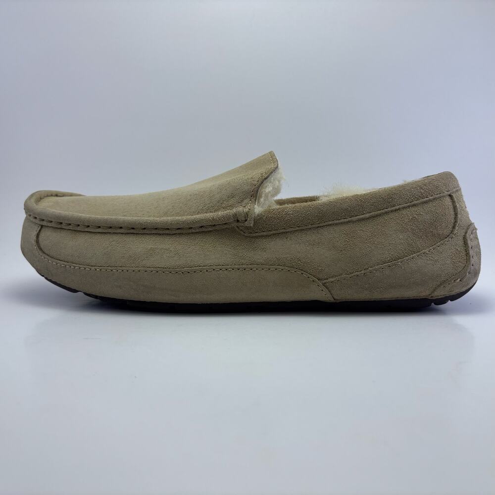 UGG "Ascott" Slippers /Moccasins/Loafers Mens Size 10